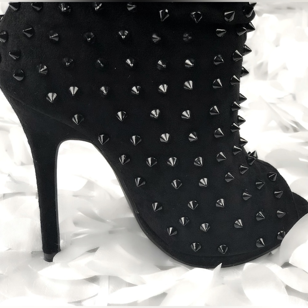 *NEW* SPIKE A POSE 🖤 Booties